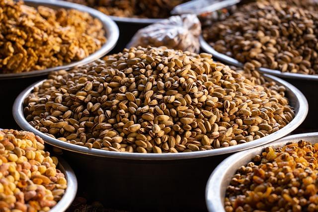 Expert Picks: Top Superfood Drinks for Sustained Energy