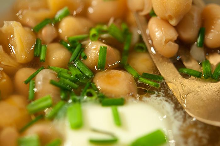 Creating Delicious Vegetarian Dishes with Versatile Chickpeas